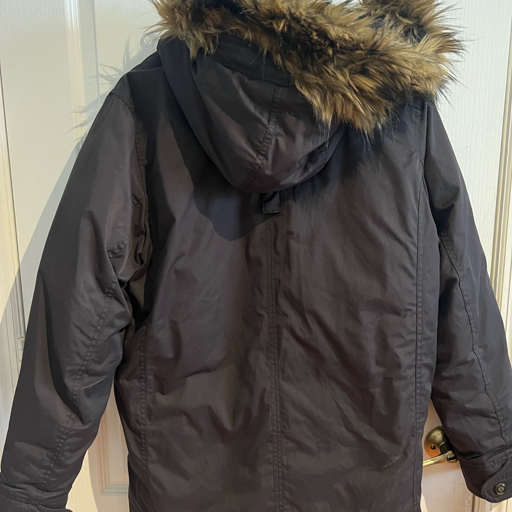 Abercrombie & fitch parka jacket mens size large. 
Heavy winter coat. - Picture 3 of 8